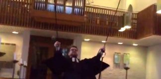 Suomen saksalainen seurakunta virittää kirkkosaliin 15-metrisen keinun – miksi ihmeessä?