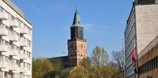 Yhteinen kirkkovaltuusto äänesti liitosesityksen nurin Turussa – ”Kuulisipa järjestelmä enemmistöä”