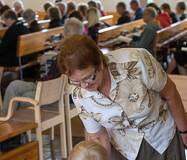 Kehittämishanke poisti osan kirkonpenkeistä