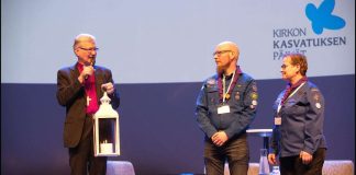 Betlehemin rauhantuli saapui Kirkon kasvatuksen päiville – ”Tämä olkoon toivon liekki”