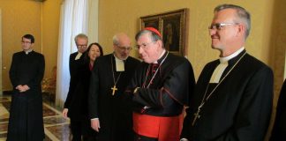 Paavi Franciscus ekumeeniselle suomalaisdelegaatiolle: Meidän on vahvistettava Jumala-keskeisyyttä