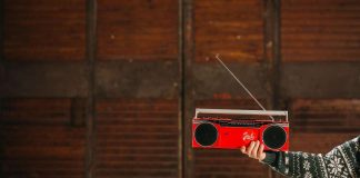 Jouluradiota kuunteli yhä useampi 25–34-vuotias – viikkokuuntelijoiden määrä laski aavistuksen