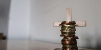 Kirkon uuden työehtosopimuksen allekirjoitus viivästyy – syynä umpikuja yliopistoalan neuvotteluissa