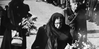 Mysteerikuva: Kenen valtiolliset hautajaiset?