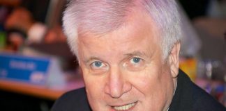 Saksan uusi sisäministeri Seehofer haastaa Merkelin näkemykset: Islam ei kuulu Saksaan