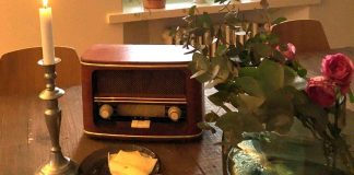 Aamuhartauden uusi lähetysaika hämmentää – Yleisöpalaute: Olen silloin aamusuihkussa