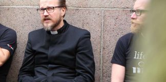 Tuomiokapituli hylkäsi pastori Kai Sadinmaan oikaisuvaatimuksen – päätöksestä täpärä äänestys