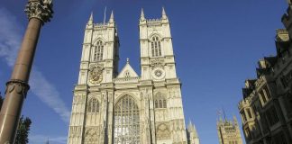 Fyysikko Stephen Hawking haudataan Lontoon Westminster Abbeyyn