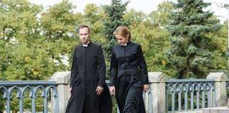 Yli 150 pappia vetoaa unisex-puvun puolesta – mitä sanoo piispainkokous?