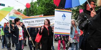 Karjalainen: Yli puolet papeista kannattaa samaa sukupuolta olevien parien kirkollista vihkimistä