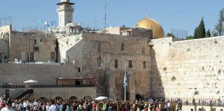 Gazan kristityt: Matkustusluvat Jerusalemiin epävarmoja vielä muutama päivä ennen pääsiäistä