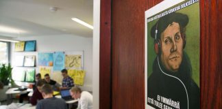 Yle: Oulussa pohditaan tunnustuksellisten päivänavausten lopettamista – taustalla huomautus