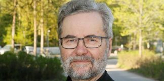 Kirkolliskokous torppasi edustaja Matti Perälän aloitteen kirkon yhteisestä raamattukäsityksestä