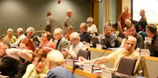 ”Jumalan siunauksesta tämä kokous ei päätä” – Näin kirkolliskokous pui avioliittokäsityksen laajentamista