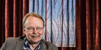 Arkkipiispa emeritus Kari Mäkinen erikoishaastattelussa: Maailma, Jumalasta puhumattakaan, ei paljastu väitelauseina