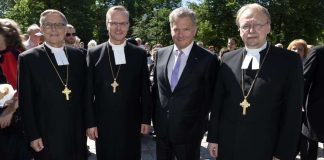Sauli Niinistö kehui Tapio Luoman lauluääntä – kirkkokahveilla kohtasivat tasavallan presidentti ja