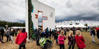 Seurat pellolla – katso video Suviseuroista