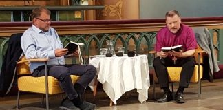 SuomiAreenasta striimattiin päivässä kymmeniä tilaisuuksia mutta ei piispojen juontamia haastatteluja – miksi?