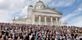 ”Kirkkomusiikkitoiminta on kulttuurista sosiaalityötä” – Kirkkomusiikin päivää vietetään keskiviikkona