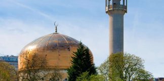 Britannian muslimineuvosto kouluttaa naisia johtamaan moskeijoita