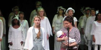 Arvio: Lappeenrantalaisessa Enkelit-musikaalissa on koskettava ja evankelioiva ote