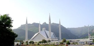 Pakistanilaisen naisen kuolemantuomio jumalanpilkasta kumottiin – protestit pysäyttivät maan