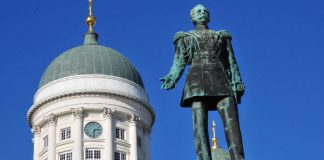 Arkkipiispa Tapio Luoma saarnaa itsenäisyyspäivän jumalanpalveluksessa