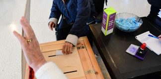 Poliittisten listojen edustajia entistä vähemmän läpi seurakuntavaaleissa