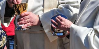 Pappisliitolta kannanotto: Naisten pappeuden mitätöinnin on loputtava