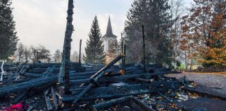 Kokemus kirkkopalosta yhdisti – Porvoosta lahjoitus Kiihtelysvaaran uuden kirkon rakentamiseen