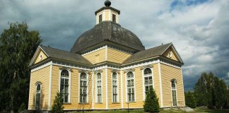 Seurakuntien määrä pieneni vuodenvaihteessa, liitokset koskivat 21 seurakuntaa