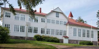 Sisäilmaongelmat ajoivat seurakunnat Kokemäellä ja Vantaalla väistötiloihin