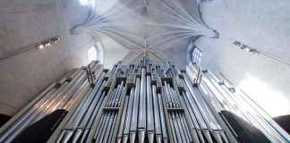 Turun ja Helsingin tuomiokirkoissa urkuremontit, pyhäkköjen soittimet vaiti yhtä aikaa
