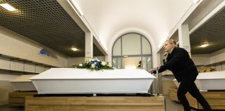 Seurakuntien hautaustoimilla ruuhkaa eri puolilla Suomea – ”Vainaja on ikään kuin lainsuojaton”