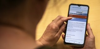 Palveleva puhelin vastasi viime vuonna yli 42 400 puheluun – keskusteluavun tulevaisuus vaatii päätöksiä monella tasolla