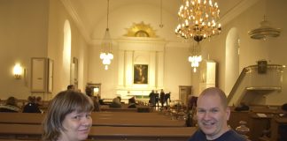 Kuopion markkinaseuroissa Siionin virsiä ja vahvaa puhetta toivosta