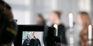 Lähes puolet suomalaisista suhtautuu myönteisesti Yleisradion hengellisiin ohjelmiin