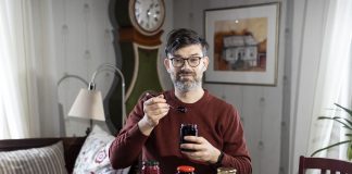 Ikaalisten seurakunnan kirkkoherra Juha Aila on innokas hillojen tekijä