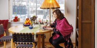 123 runoteosta, sanoitus 1 333 äänitteessä – Anna-Mari Kaskisen tuotteliaisuus paljastui Kansalliskirjaston tilastoista