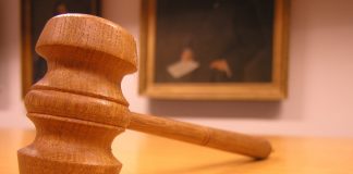 Jo toinen tuomiokapituli perää Sleyltä selvitystä luvattomista ehtoollisista