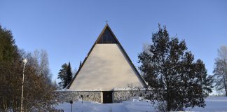 Kirkko ja minä: Tulitikkulaatikoita kirkon marmorimurusista