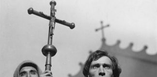 Ihmeitä ja marttyyrioita – Uskonnollisen elokuvan mestarin uraa esitellään Helsingin Kino Reginassa