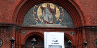 ”Uskon Jumalaan, mutta kirkkoon en enää usko” –Seksuaalinen hyväksikäyttö repii Saksan evankelista kirkkoa