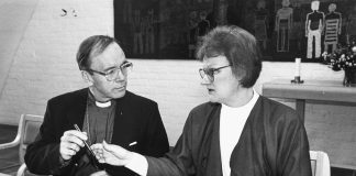 Mysteerikuva: Nyt näyttää tutulta mutta mitä tässä ollaan allekirjoittamassa ja milloin?