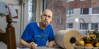 Aapo Rikala kirjoittaa kirjeen viikossa – sitä voi kutsua jo harrastukseksi