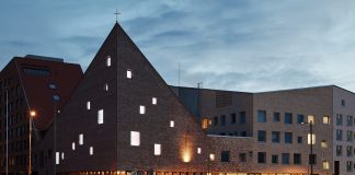 Tikkurilan kirkkoherra Janne Silvast Vantaan kuolemaan ja loukkaantumisiin johtaneesta kouluampumisesta: ”Erittäin syvä osanottoni kaikille”