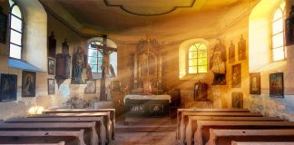 Oletko kirkon työssä kohdannut jotakin, mikä koettelee todellisuudenkäsityksesi rajoja? Teemme juttua – Kerro kokemuksistasi