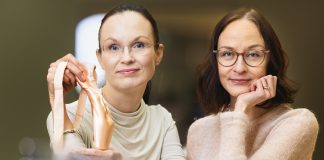 Uskonnollisissa yhteisöissä koetaan äärimmäistä turvaa ja turvattomuutta – nyt aihetta tutkitaan tanssitaiteen avulla