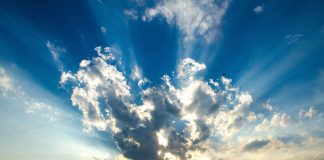 Ajankohtaista arkistosta: Taivaaseen astuminen päätti Jeesuksen toiminnan maan päällä ja helatorstai pitää meitä kahden maan kansalaisina