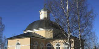 Kurikkalaissyntyinen Pentti Ala-Luopa: ”Katselen kotikirkkoani kauempaa”